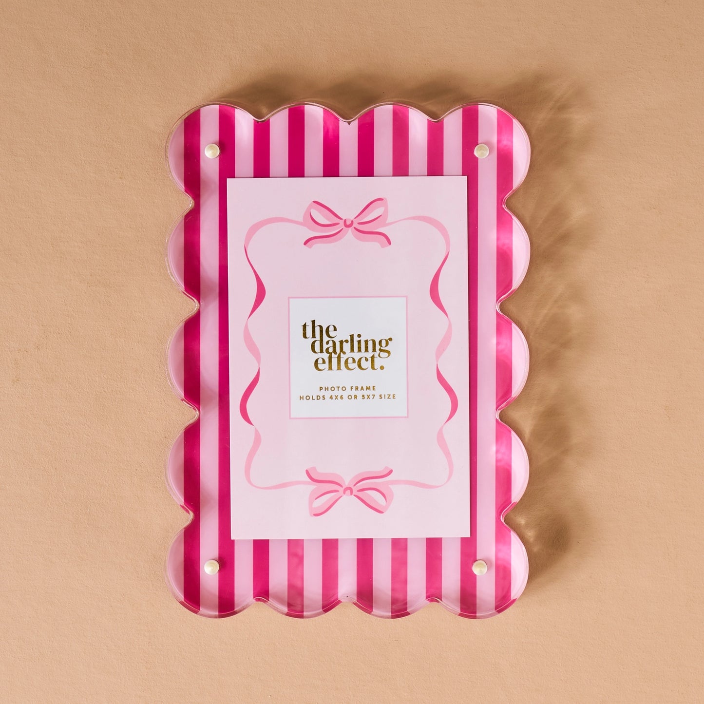 Scalloped Sweetheart Frame